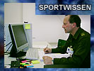 Wer oft mit dem Computer arbeitet, sollte auf seine Sitzposition achten. (Bild öffnet sich in einem neuen Fenster)