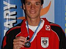 Korporal Oliver Schmich mit seiner ersten internationalen Medaille. (Bild öffnet sich in einem neuen Fenster)