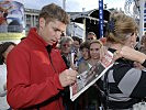 Ex-Heeressportler Benni Raich gab Autogramme. (Bild öffnet sich in einem neuen Fenster)