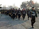 Die Militärmusik zieht ein. (Bild öffnet sich in einem neuen Fenster)