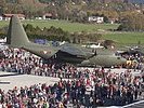 Der "Hercules"-Transporter stand zur Besichtigung von außen... (Bild öffnet sich in einem neuen Fenster)