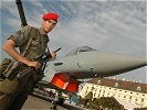 Soldaten und modernstes Gerät werden für eine Show der Superlative sorgen. (Bild öffnet sich in einem neuen Fenster)