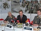 Der Verteidigunsminister lud zur Pressekonferenz... (Bild öffnet sich in einem neuen Fenster)