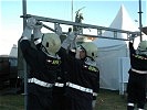 ...baute einen speziellen Übungsturm auf. (Bild öffnet sich in einem neuen Fenster)