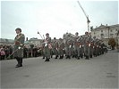 Die Gardemusik marschiert am Heldenplatz ein. (Bild öffnet sich in einem neuen Fenster)
