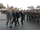 Auch Bundeskanzler Schüssel und sein Stellvertreter Gorbach... (Bild öffnet sich in einem neuen Fenster)
