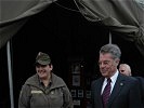 Der Oberbefehlshaber besucht seine Soldaten. (Bild öffnet sich in einem neuen Fenster)