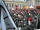 ... präsentierten die Gardesoldaten ihr Können. (Bild öffnet sich in einem neuen Fenster)