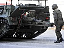 Sanitäter bei ihrer Vorführung. (Bild öffnet sich in einem neuen Fenster)