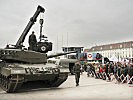 Der Motorwechsel beim Kampfpanzer klappte reibungslos. (Bild öffnet sich in einem neuen Fenster)