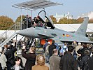 Wie jedes Jahr ist der Eurofighter ein Publikumsmagnet. (Bild öffnet sich in einem neuen Fenster)