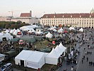Auch am späten Nachmittag war der Heldenplatz noch gut besucht. (Bild öffnet sich in einem neuen Fenster)