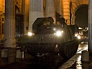 Oberstleutnant Koutnik erlebte die Ankunft "live" am Pionierpanzer. (Bild öffnet sich in einem neuen Fenster)