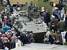 Ein weiterer Publikumsmagnet: Der Radpanzer "Pandur". (Bild öffnet sich in einem neuen Fenster)