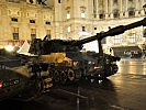 Eine Rechenstelle und die Panzerhaubitze M-109. (Bild öffnet sich in einem neuen Fenster)