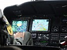 Modernste Bordinstrumente im S-70 "Black Hawk" erleichtern die Arbeit. (Bild öffnet sich in einem neuen Fenster)