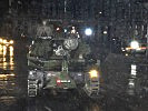 Der Boden vibrierte, als die Kettenfahrzeuge am Ring fuhren. (Bild öffnet sich in einem neuen Fenster)
