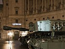 Marschziel Heldenplatz erreicht, die Kettenfahrzeuge stehen vor Ort. (Bild öffnet sich in einem neuen Fenster)