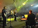 ... bringen mit ihrem Rock-Programm die Fans zum Schwitzen. (Bild öffnet sich in einem neuen Fenster)