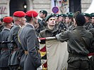 In wenigen Sekunden leisten diese Soldaten ihr Treueglöbnis. (Bild öffnet sich in einem neuen Fenster)