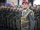 Der Kommandant der Garde, Oberstleutnant Kirchebner, vor den Rekruten. (Bild öffnet sich in einem neuen Fenster)