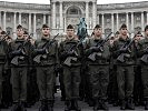 Zur Feier nahmen die Soldaten Aufstellung am Heldenplatz. (Bild öffnet sich in einem neuen Fenster)