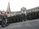Vor der eindrucksvollen Kulisse der Hofburg fand die Angelobung statt. (Bild öffnet sich in einem neuen Fenster)
