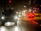 Ein nicht alltägliches Bild: Kettenfahrzeuge rollen durch Wien. (Bild öffnet sich in einem neuen Fenster)