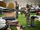 ...und die Soldaten aus Lienz bereiten ihren Stand vor. (Bild öffnet sich in einem neuen Fenster)