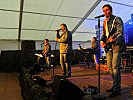 Musikprogramm der Sonderklasse im Festzelt am Heldenplatz.