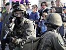 Soldaten des Klagenfurter Luftlandebataillons bei der Gefechtsvorführung.