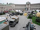 Langsam füllt sich der Heldenplatz mit den Schauobjekten und Zelten. (Bild öffnet sich in einem neuen Fenster)