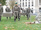..."Hoch- und Deutschmeister" legen eifrig Hand an ihre Station. (Bild öffnet sich in einem neuen Fenster)
