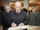 Verteidigungsminister Klug... (Bild öffnet sich in einem neuen Fenster)