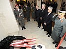 Commenda, Faymann, Mitterlehner, Klug in der Krypta, v.r. (Bild öffnet sich in einem neuen Fenster)