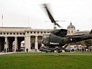 Punktgenau landen die Helikopter am Wiener Heldenplatz. (Bild öffnet sich in einem neuen Fenster)