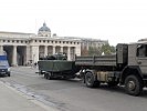 Die letzten Großgeräte erreichen den Wiener Heldenplatz. (Bild öffnet sich in einem neuen Fenster)