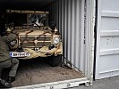 Ein Jagdkommandosoldat beim Entladen der "Sandviper". (Bild öffnet sich in einem neuen Fenster)