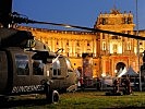 Der S-70 "Black Hawk" Hubschrauber blickt auf die Hofburg. (Bild öffnet sich in einem neuen Fenster)