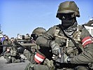 Vorführung der Kaderpräsenzsoldaten des Jägerbataillons 25 aus Klagenfurt. (Bild öffnet sich in einem neuen Fenster)