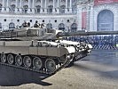 Zahlreiches Publikum zog die Vorführung des Kampfpanzers "Leopard" 2A4 an. (Bild öffnet sich in einem neuen Fenster)
