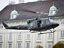 Der Landepunkt am Heldenplatz wird punktgenau angeflogen. (Bild öffnet sich in einem neuen Fenster)