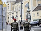 Sie sorgen für Sicherheit bei der Informations- und Leistungsschau. (Bild öffnet sich in einem neuen Fenster)
