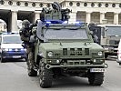 Die Militärpolizei rückt zur Vorführung am Heldenplatz an. (Bild öffnet sich in einem neuen Fenster)