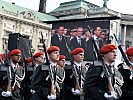 Die Garde zeigte Präzision bei den Waffengriffen. (Bild öffnet sich in einem neuen Fenster)