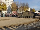 Der Kampfpanzer Leopard 2 bei einer Vorführung. (Bild öffnet sich in einem neuen Fenster)