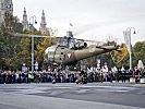Ein "Alouette" III Hubschrauber flog vom Burgtheater ab in seine Garnison. (Bild öffnet sich in einem neuen Fenster)