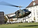 Ein AB 212-Helikopter landet am Heldenplatz. (Bild öffnet sich in einem neuen Fenster)