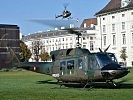 Im Hintergrund die Anlandung eines OH-58. (Bild öffnet sich in einem neuen Fenster)
