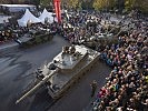 "Panzer Marsch!". (Bild öffnet sich in einem neuen Fenster)